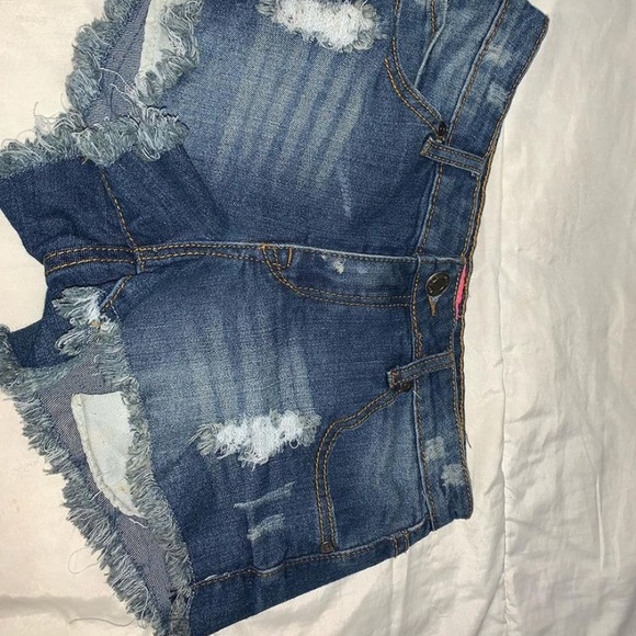 Low rise shorts - Picture 1 of 3